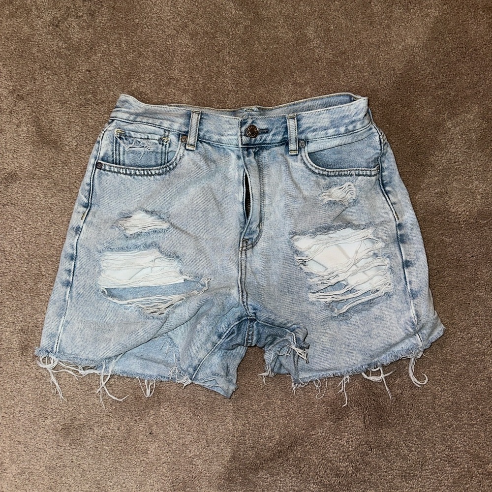 American Eagle size 4 light wash jean shorts